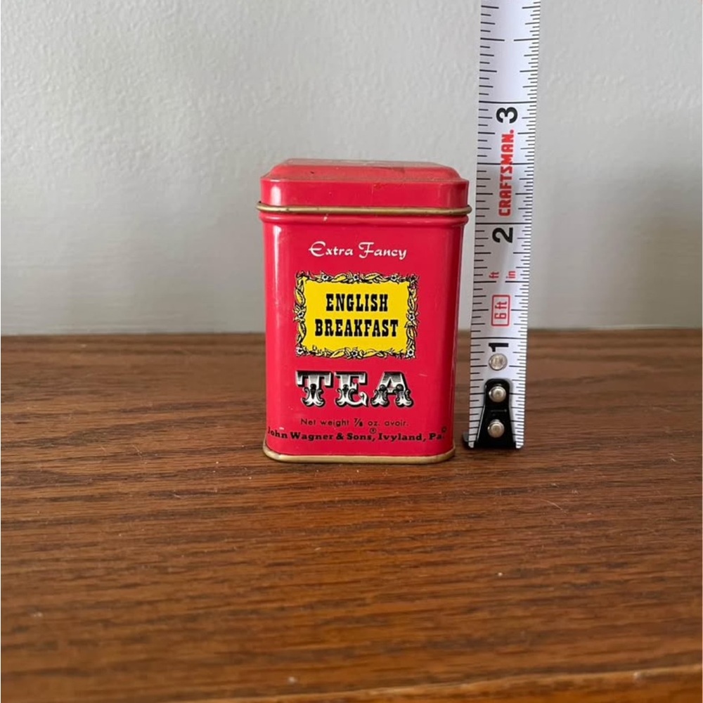 Red English Breakfast Tea Tin